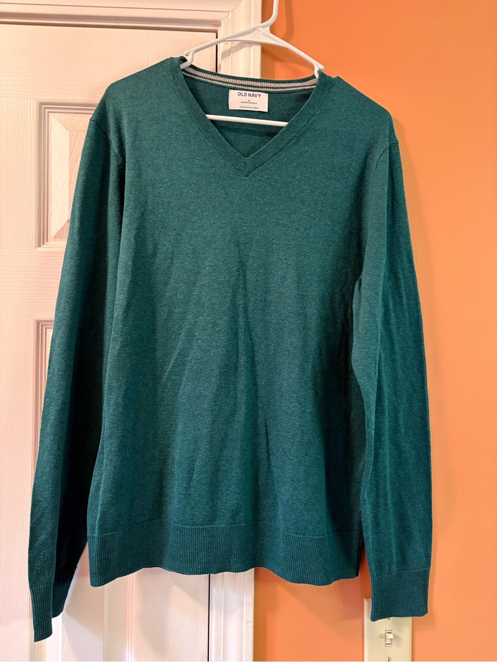 Old Navy Men's teal V-Neck Sweater
